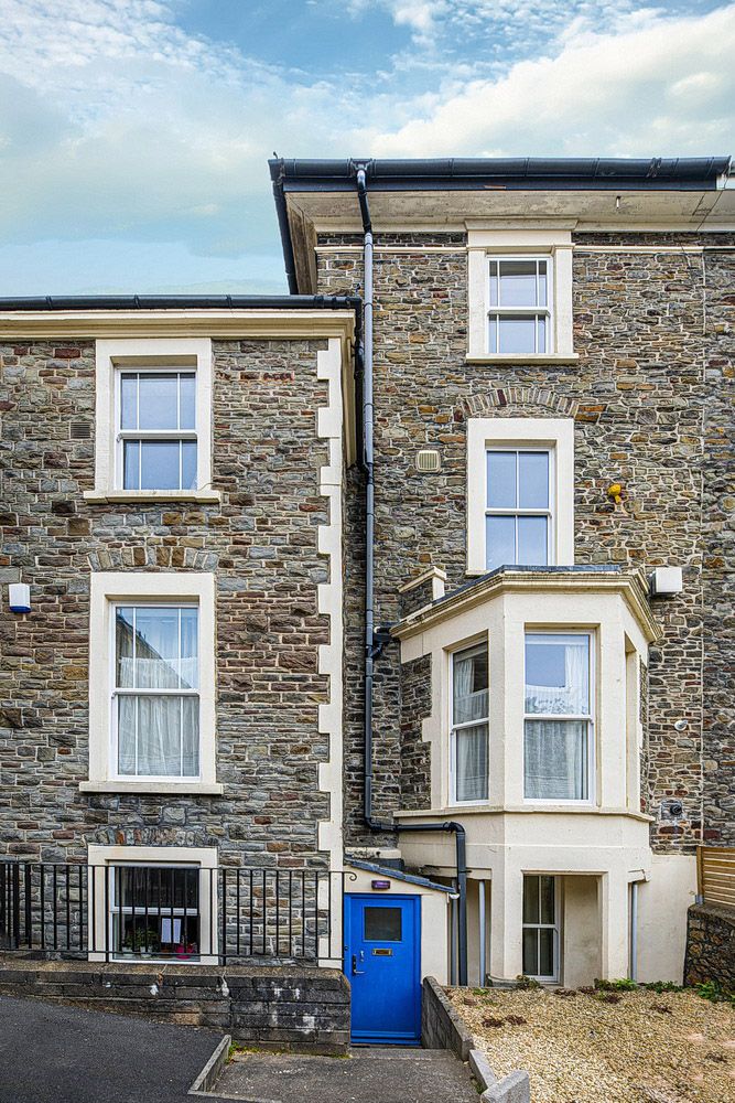 Oakfield Grove Basement Flat